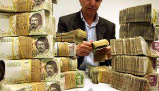As the EU debates rules for its economy, a more ambitious political vision is inevitable 4 A bank clerk counts Lira banknotes before they are due to be destroyed inmain Banca d'Italia in Palermo, February 28, 2002. At midnight on Thursdayin nine of the 12 euro zone countries shops will stop accepting old notesand coins, completing the largest monetary changeover in history.REUTERS/Tony GentileAMP